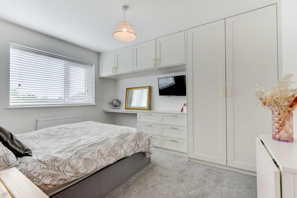 82Chesswood-23
