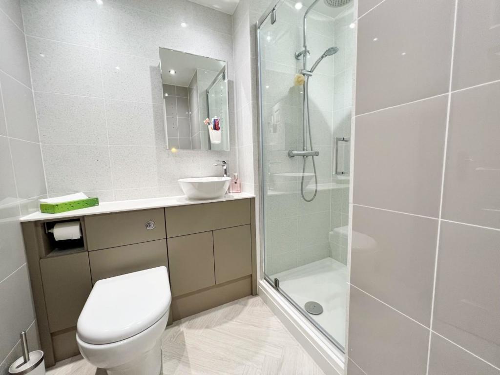 Shower Room.jpg