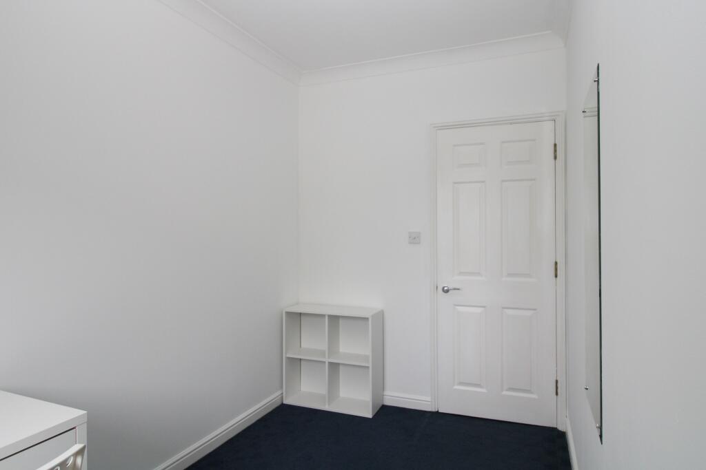 Bedroom 2/Study