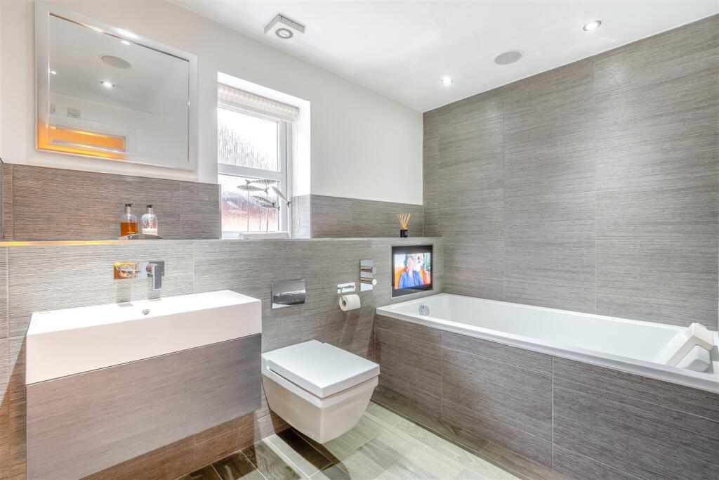 8641910-interior01.jpg