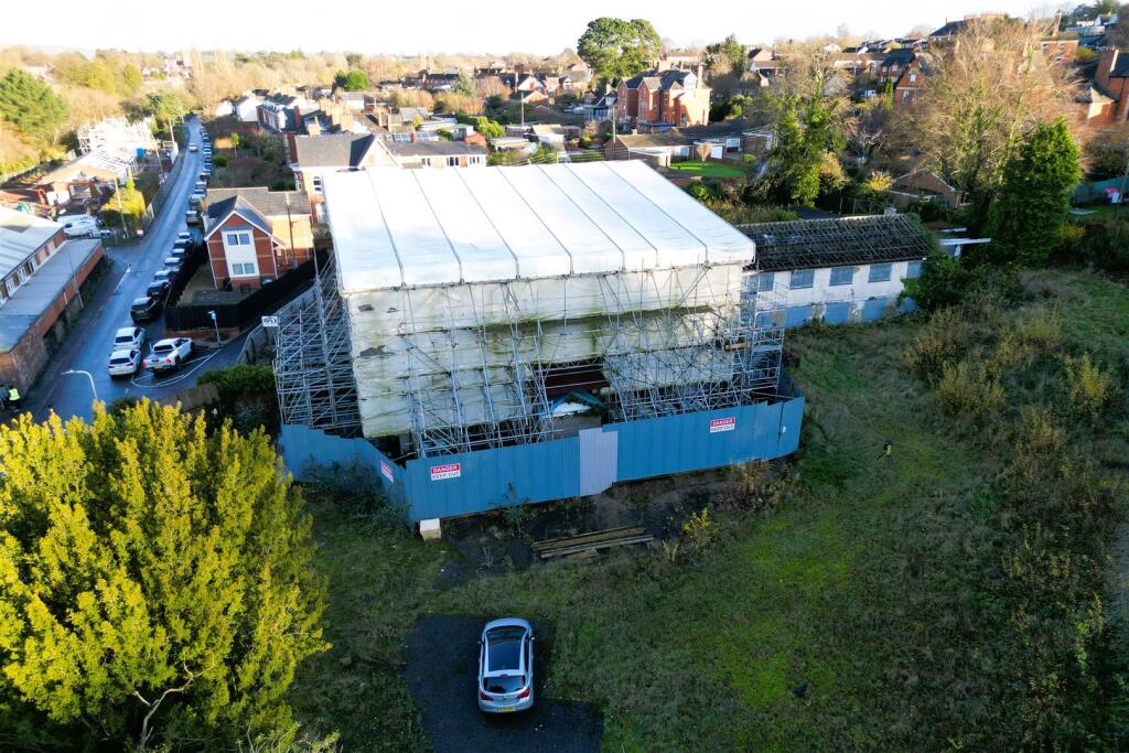 Alexandra Lodge, Old Road, Tiverton, Devon, EX16 4