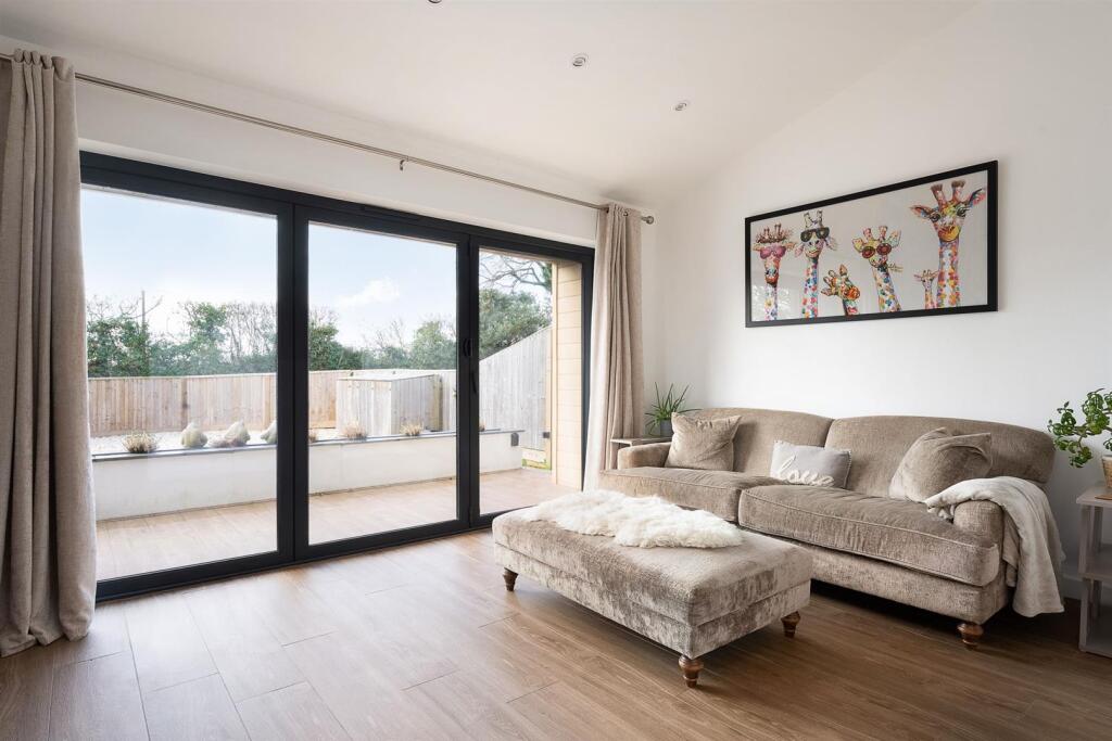 Family room with en suite