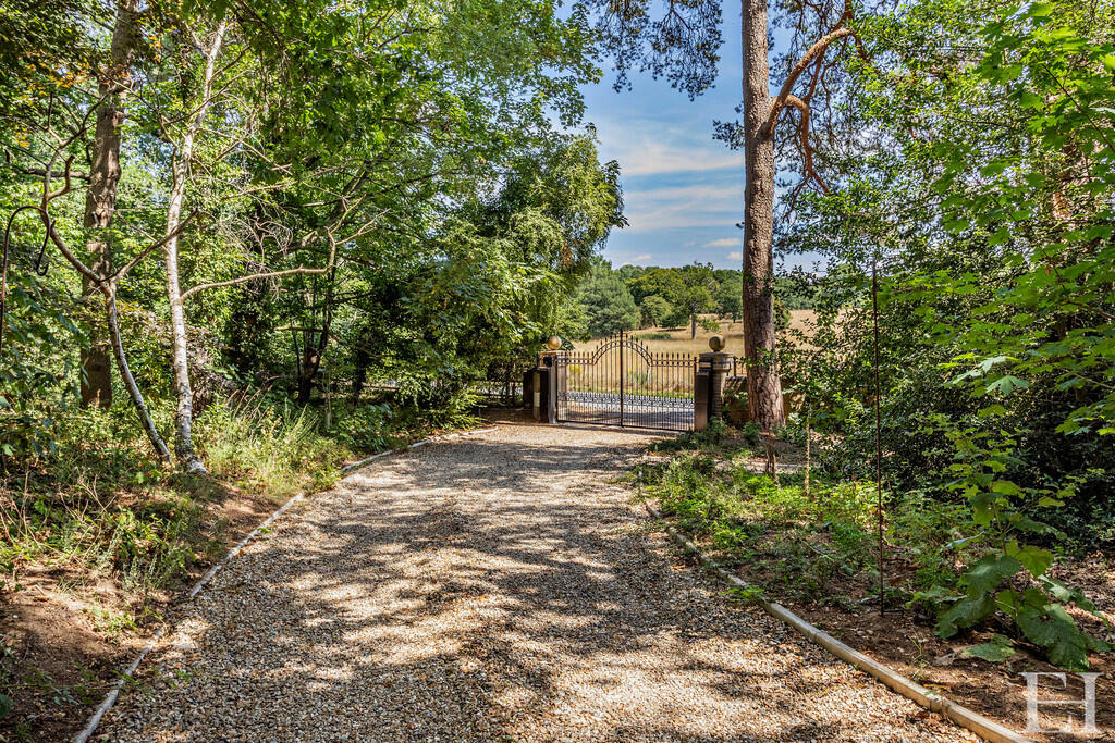 8654607-exteriorW...