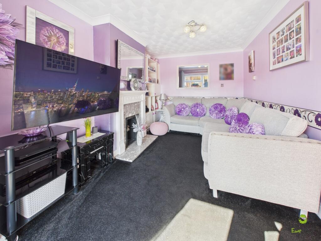 Presented by Clinton at EweMove Bexleyheath and Da