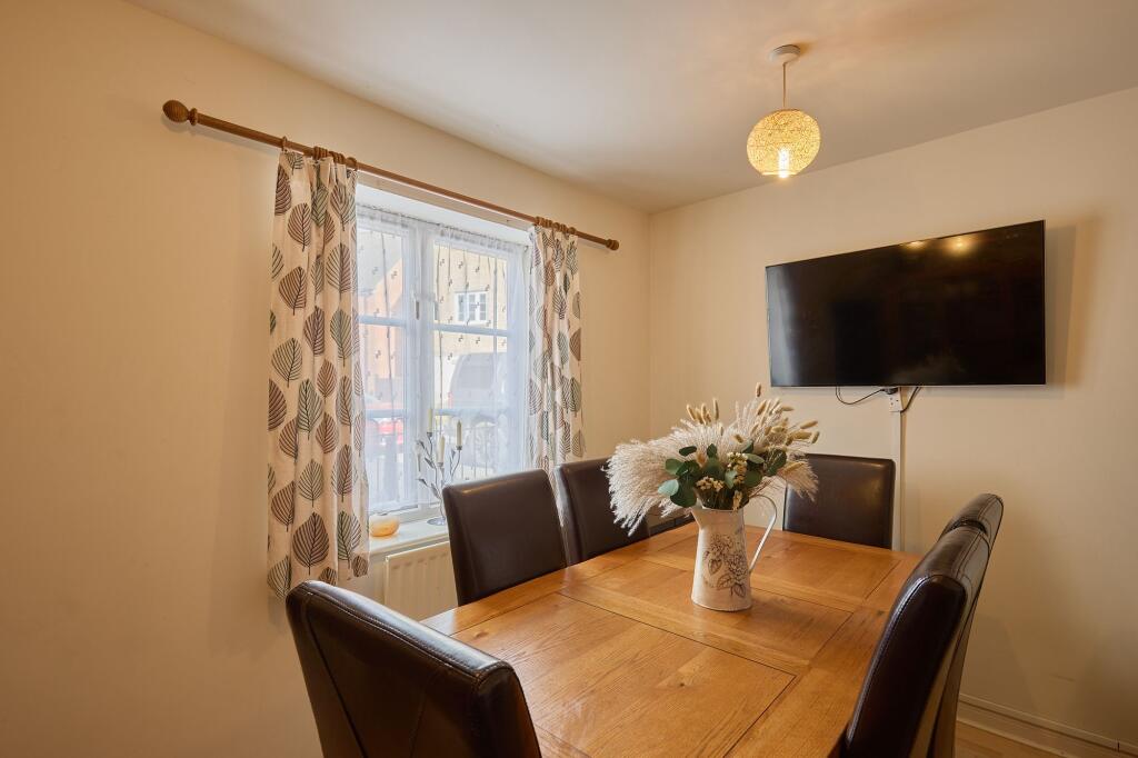 Dining Room/Study/Occasional bed (4th)