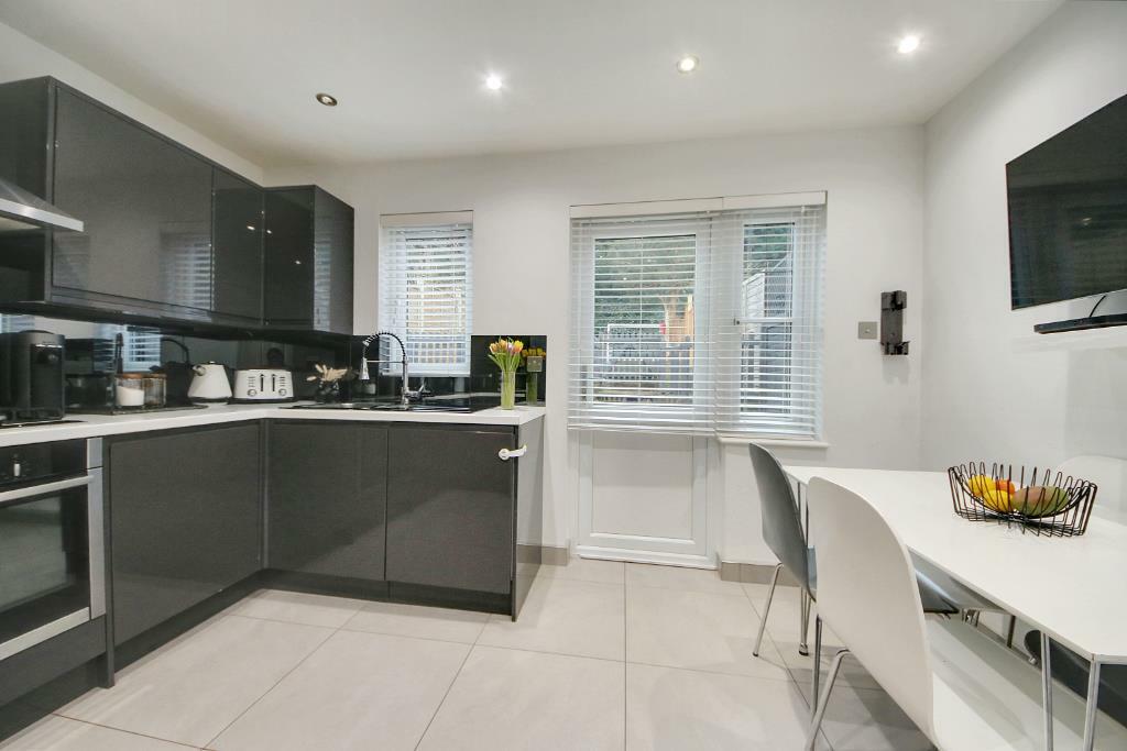 Kitchen Diner (Portal Size).jpg