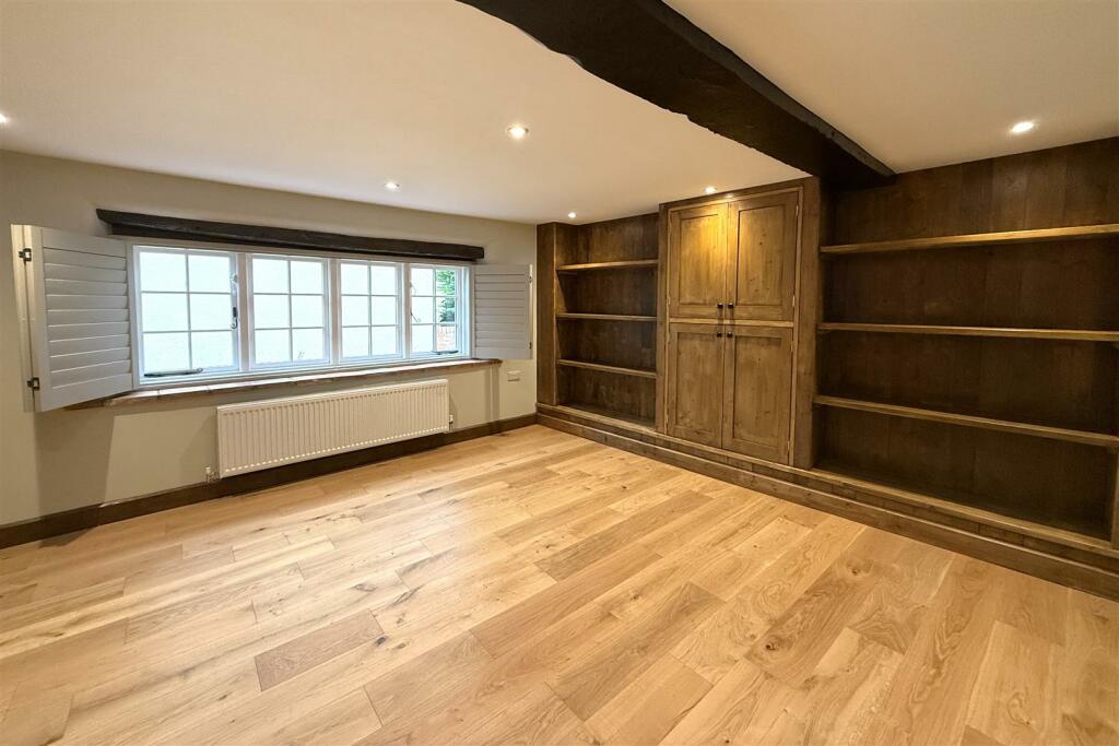 Sitting Room.JPG