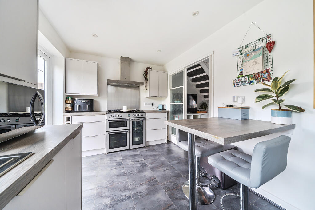 Kitchen / Breakfast Room