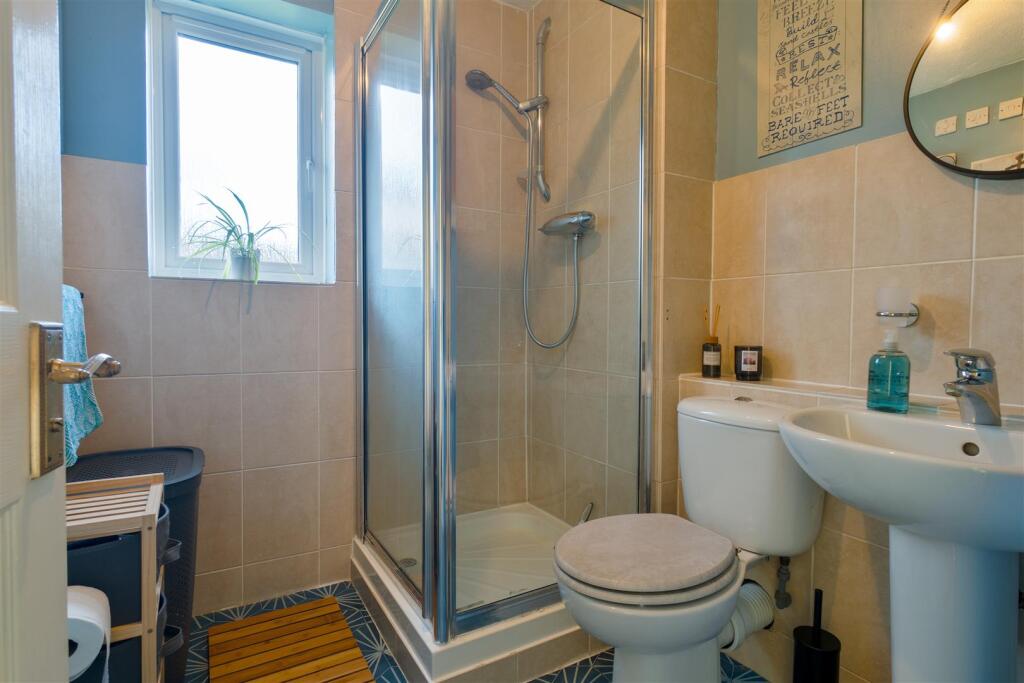 Warnett Court, Snodland5.jpg