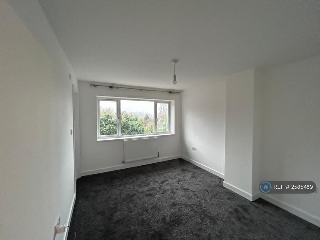 Master Bedroom - Back 