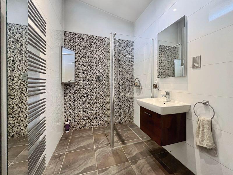 Family Shower Room