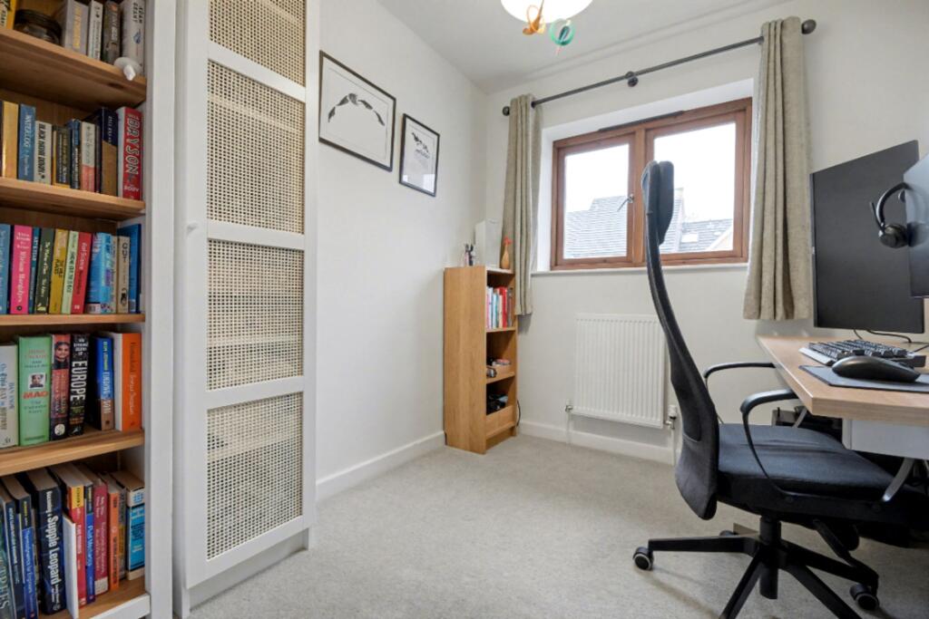 Bedroom 3 / Study