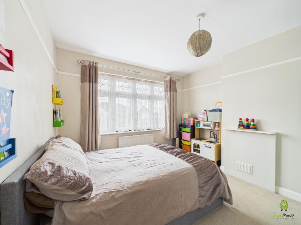 Presented by Nicoleta at EweMove Bexleyheath and D