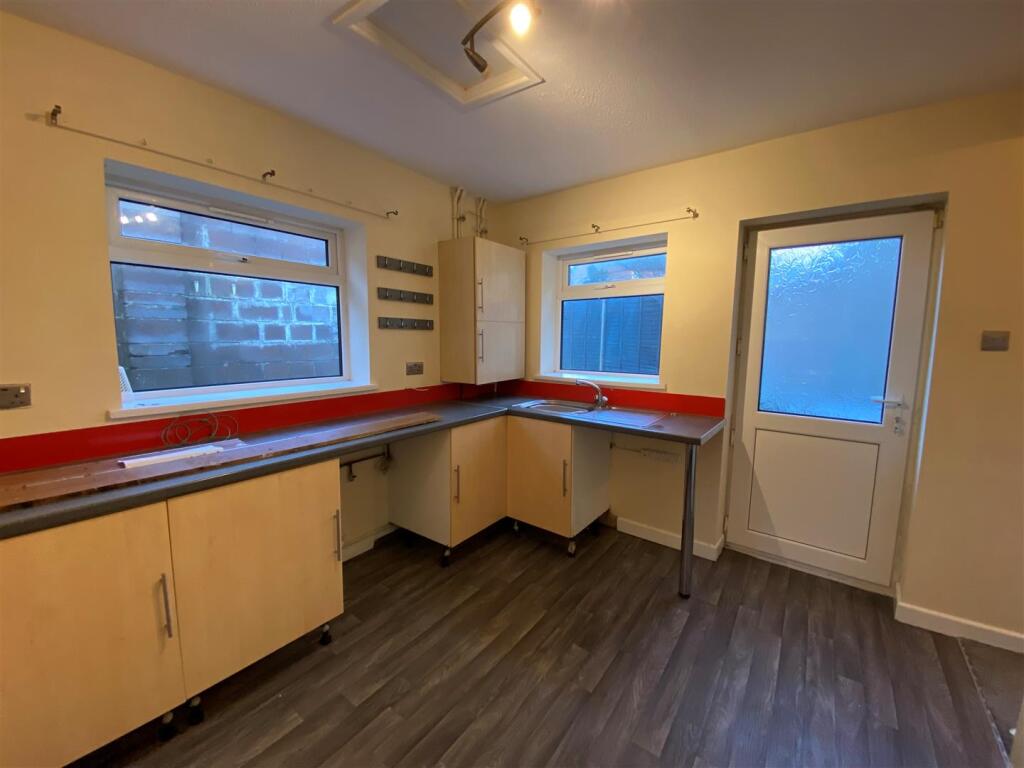 1 Jenner Streetr - kitchen.jpg