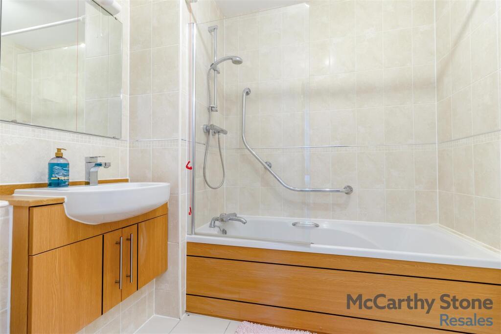 8640246-interior14.jpg