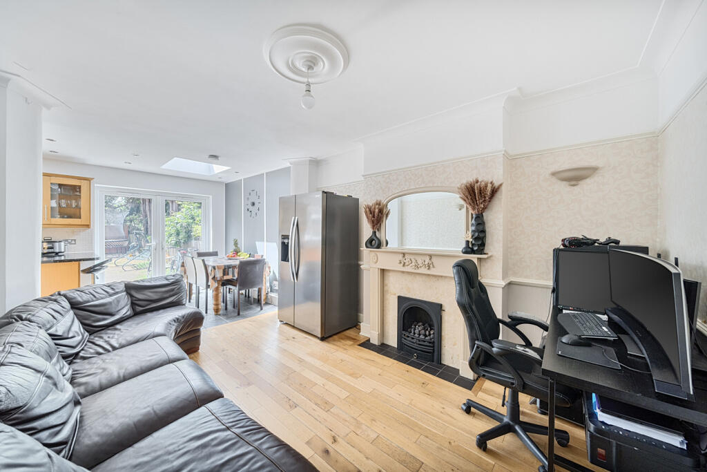 1313195-15-685954...