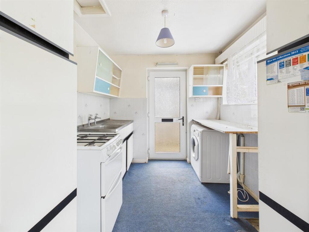 Kitchen: