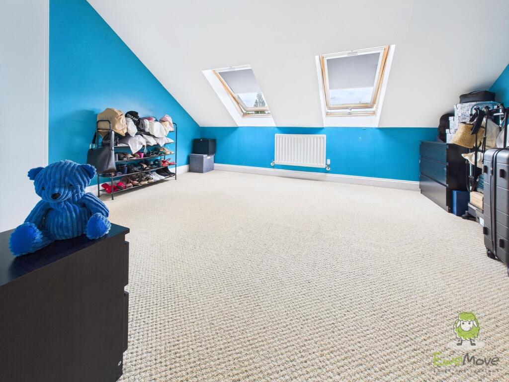 CAM01543G0-PR0144-STILL042