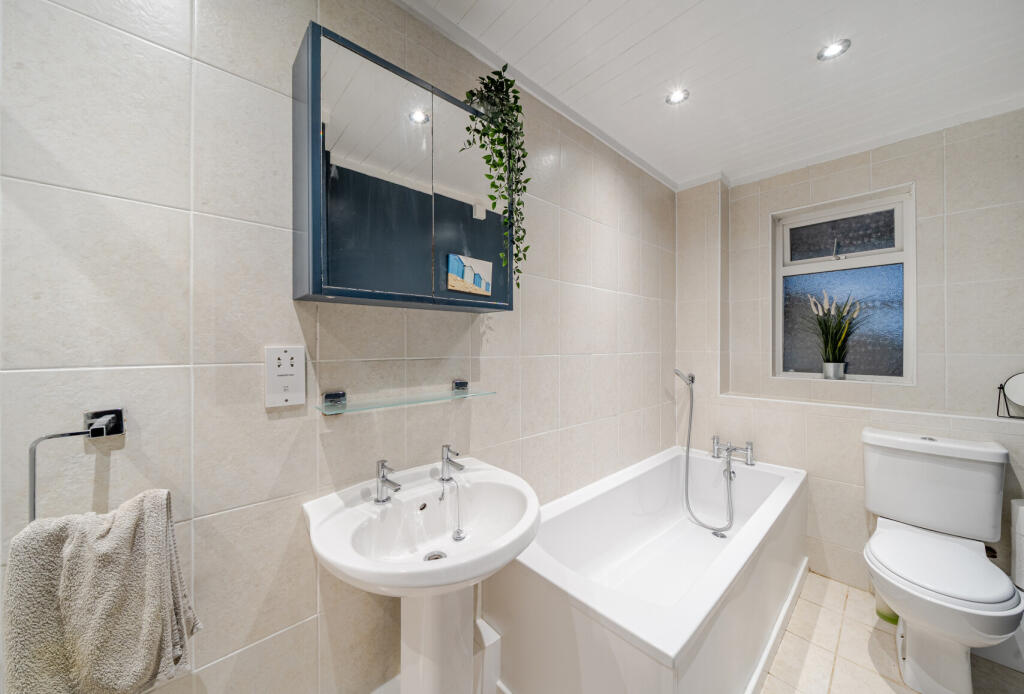 1386626-2-693ff84...