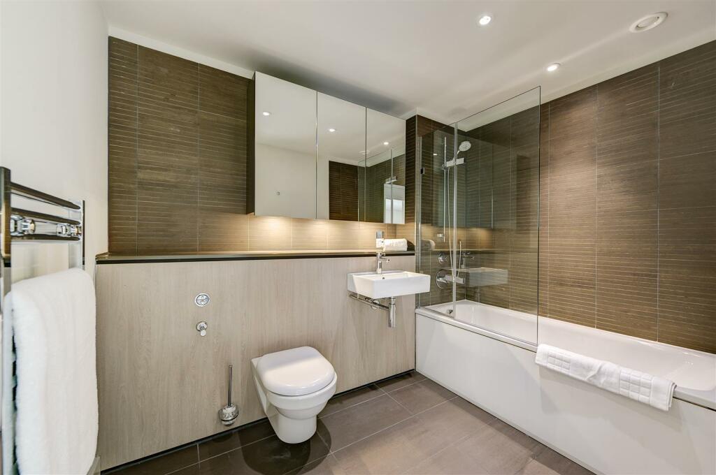 flat 909 4b merchant square 362397 bath_RGB.jpg