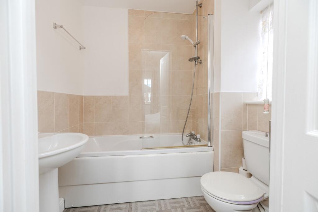 E.9QueensburyGate,NE128JW-1