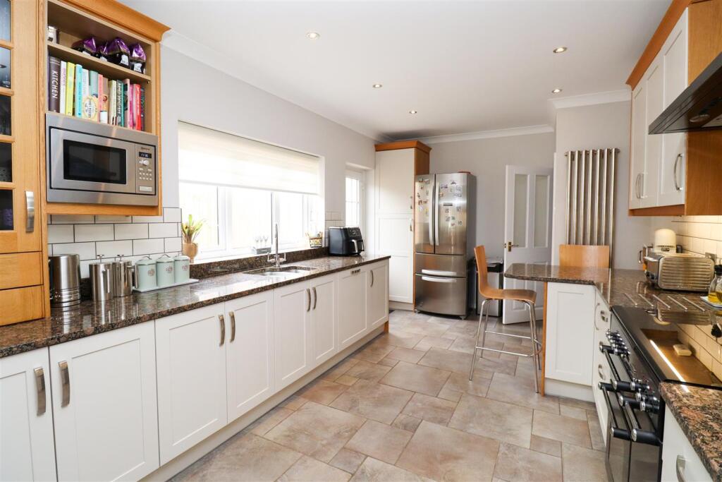 Kitchen/Breakfast Room