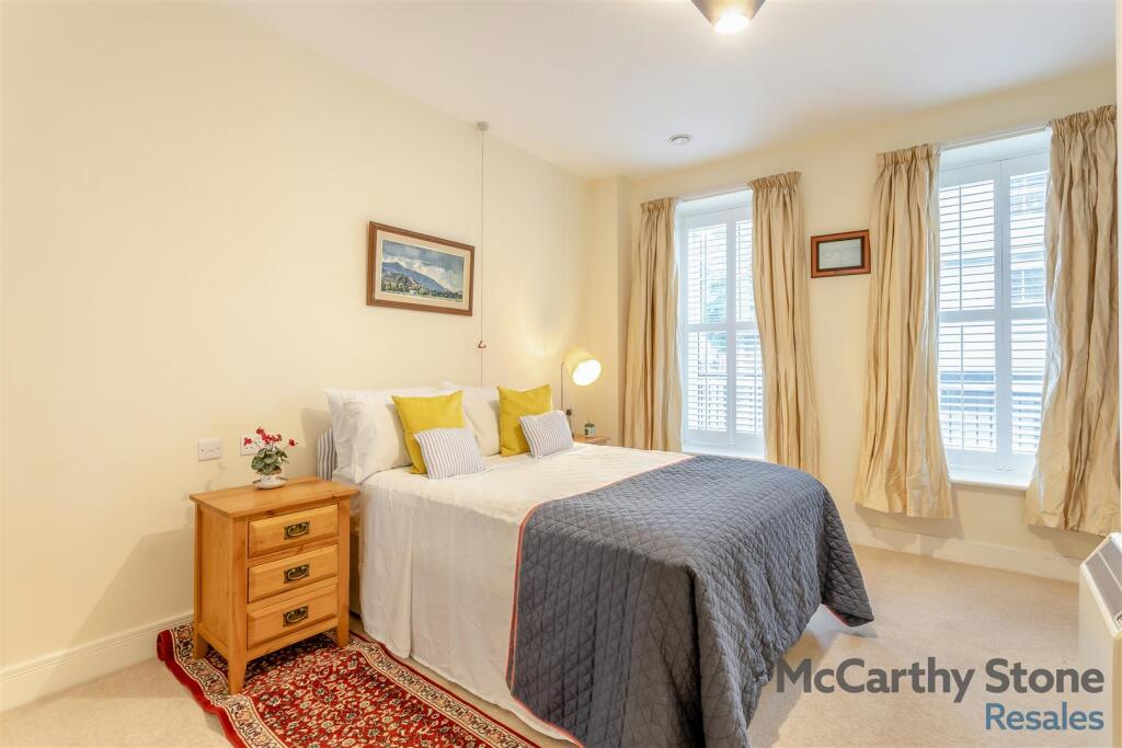 8651518-interior15.jpg