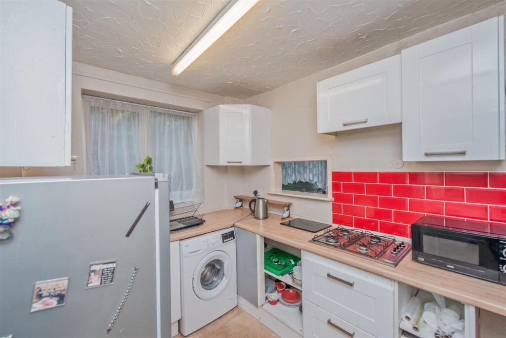 Fitted Kitchen: