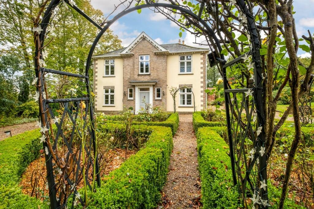 Hacheston Lodge -...