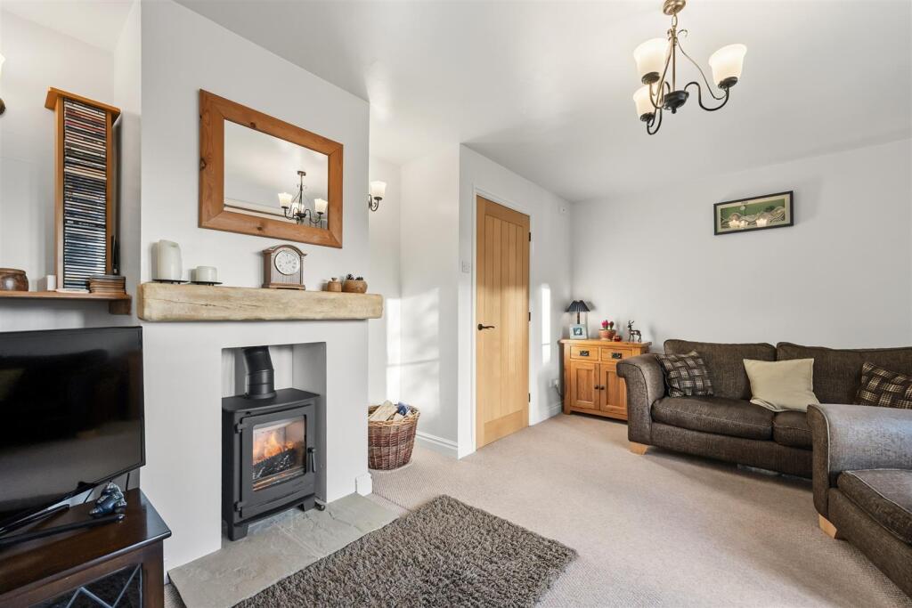 Sitting Room - fireplace.jpg