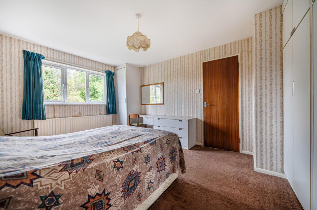 1349777-22-68c19e...