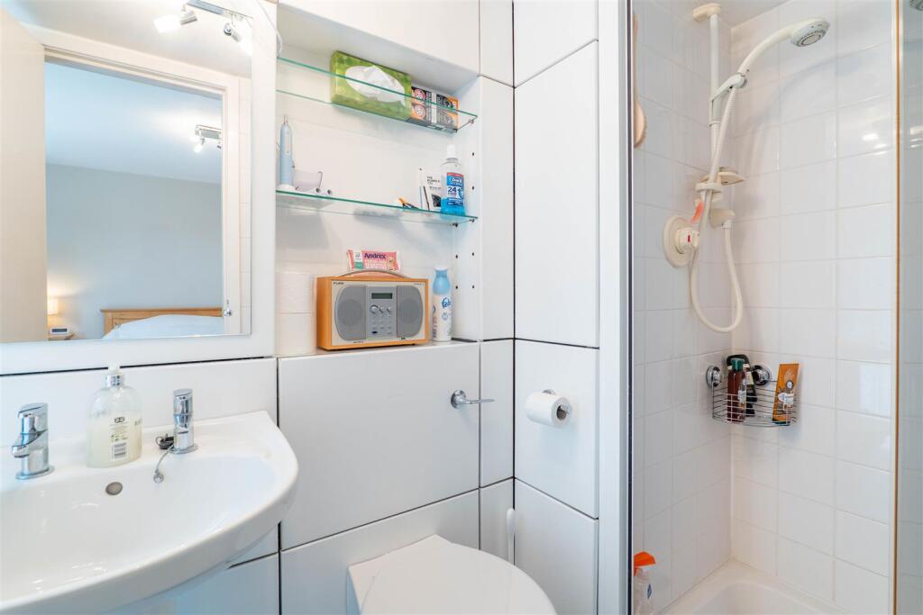 Master Ensuite