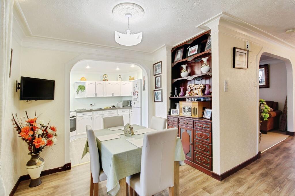 Ruskin Avenue, Swindon, SN2