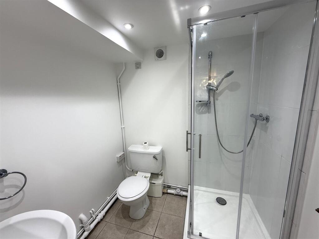 Shower Room.jpeg
