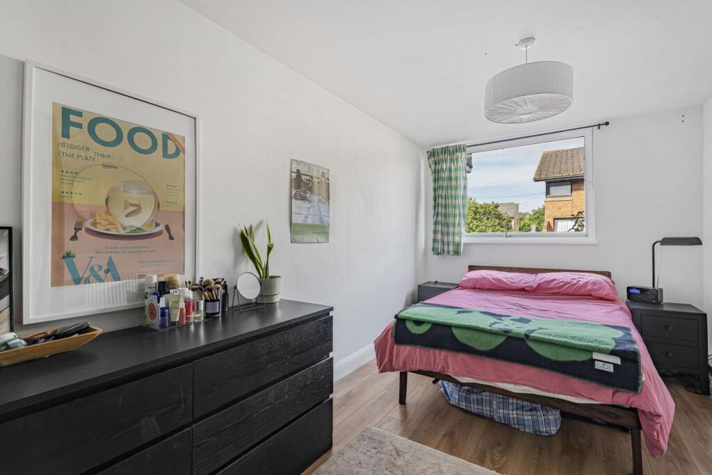 Bedroom Main.jpg