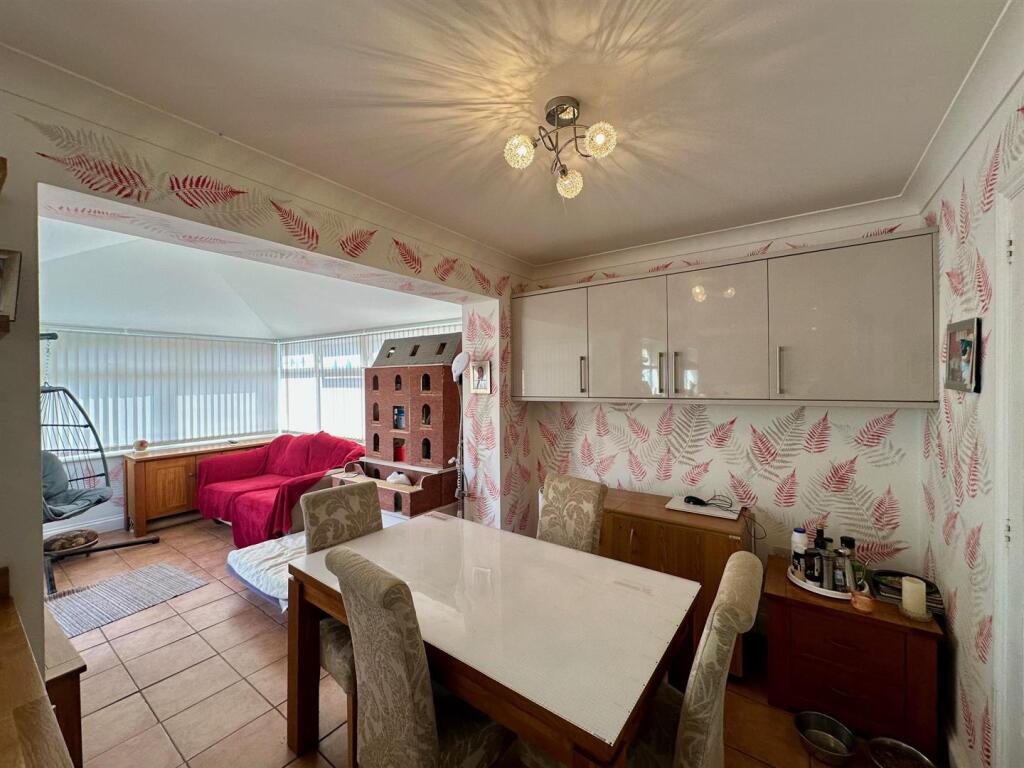 Kitchen/Dining Room