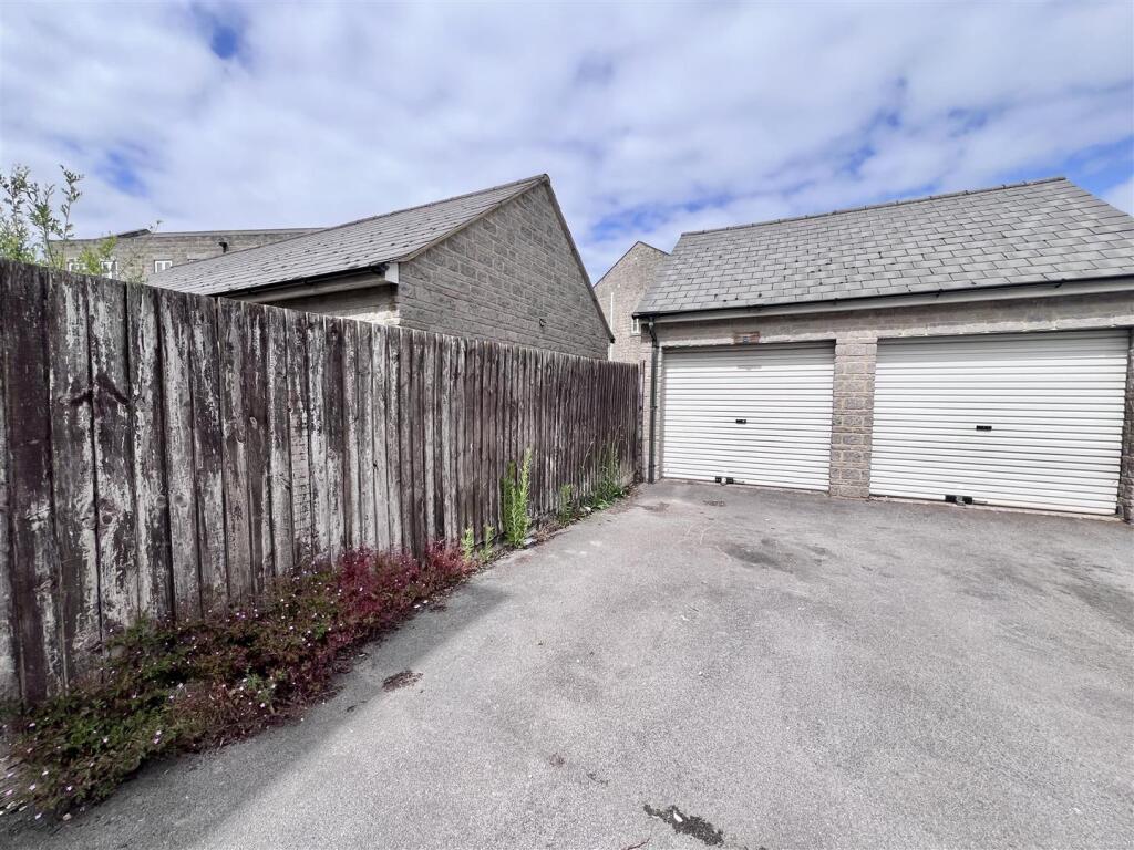Garage &amp; Parking