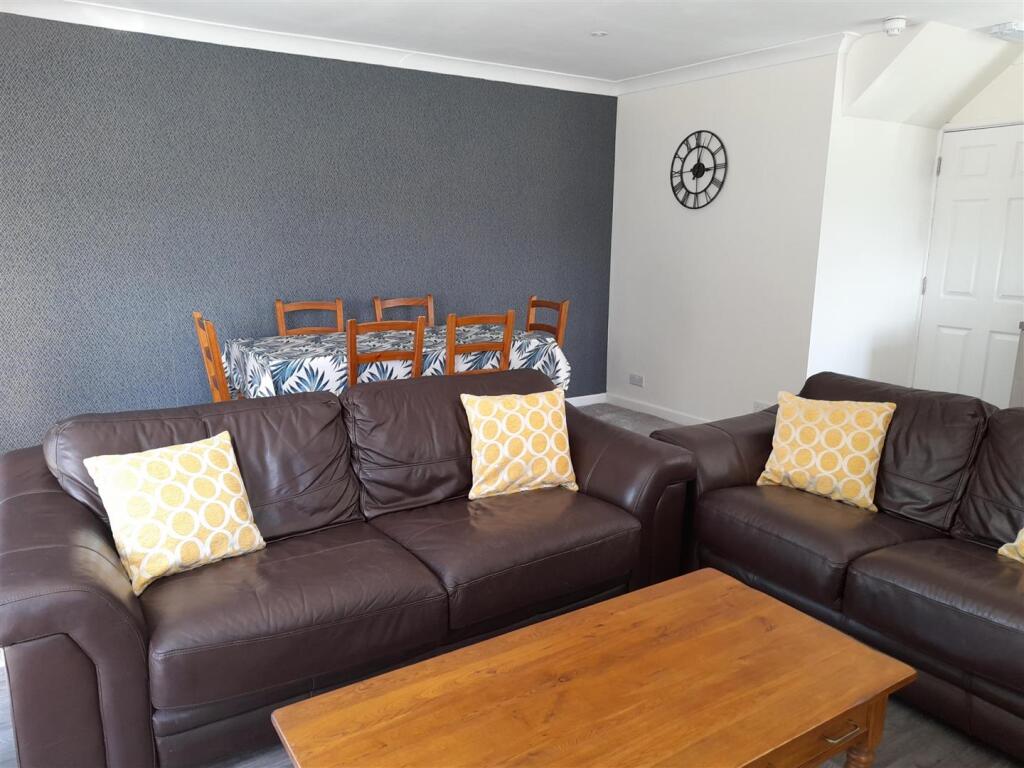 processed-dbe2b8af-5c6f-49f7-b71b-8fc3060afc6f_jsy