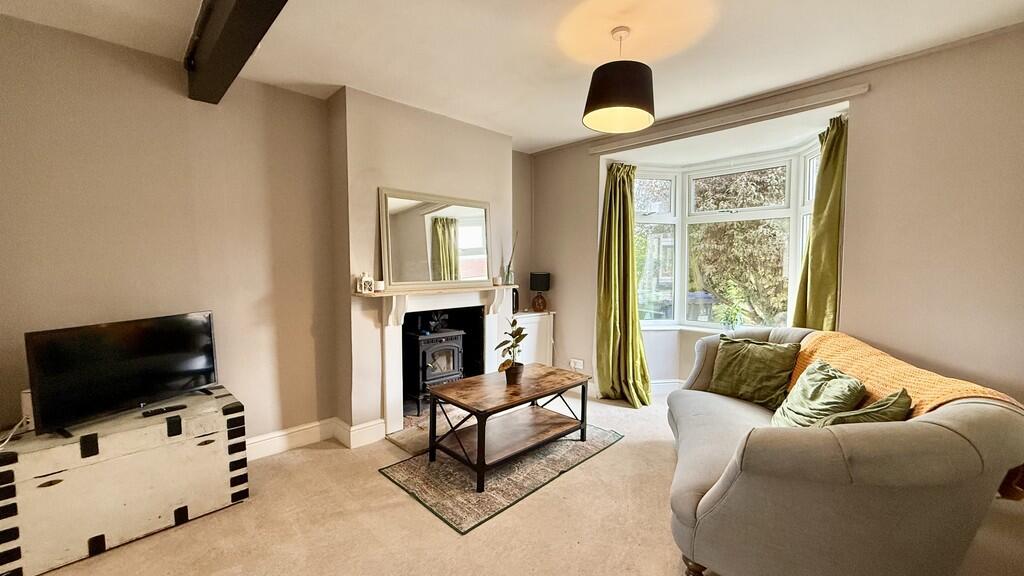 Lounge/dining roo...