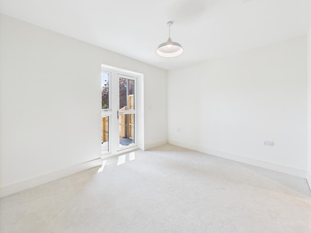 CAM02119G0-PR0434-STILL005