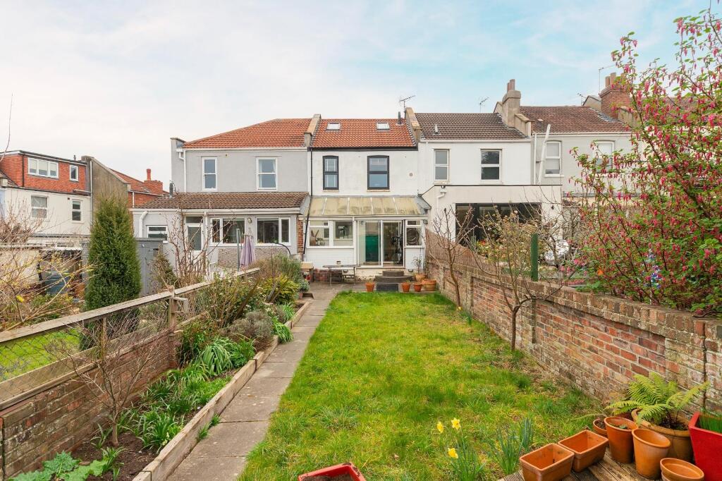 0S4RBN - External E.jpg