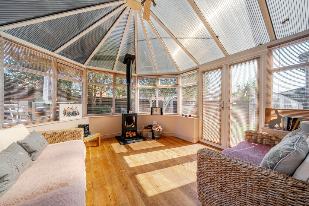 1320981-11-6870dd8462f8b