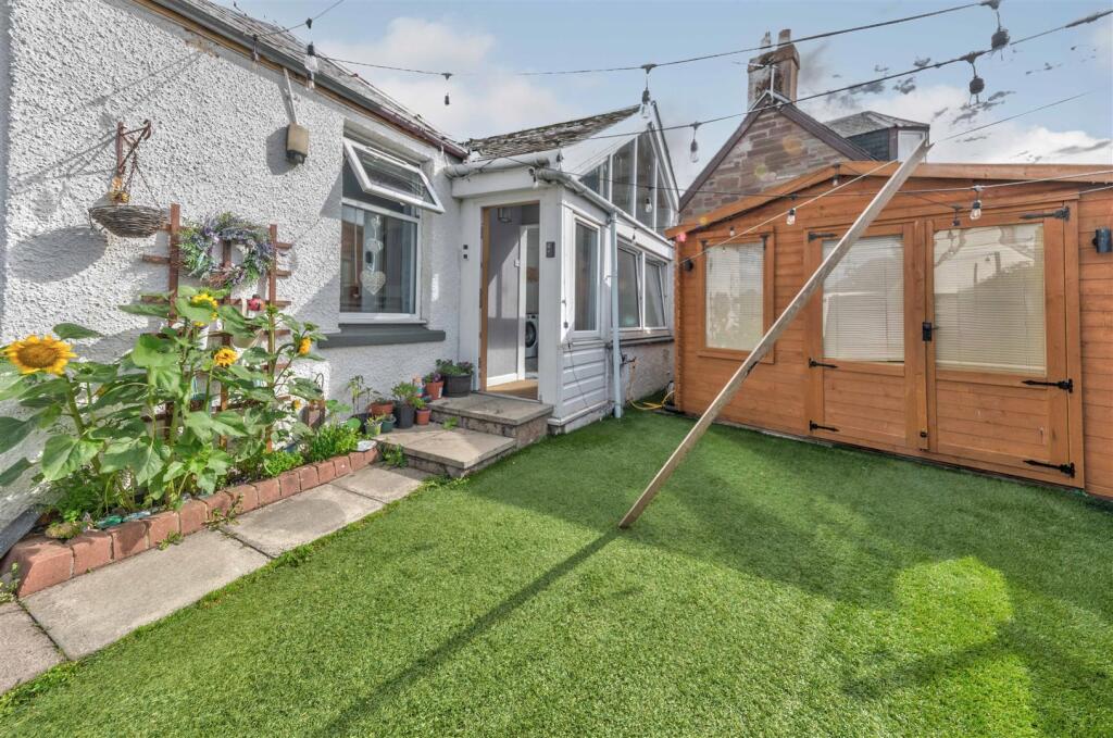 7 James Street Carnoustie-14.JPG