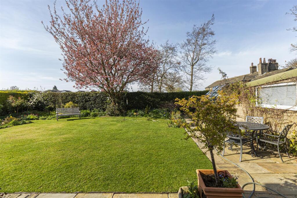 2 - 117 Netherton.jpg