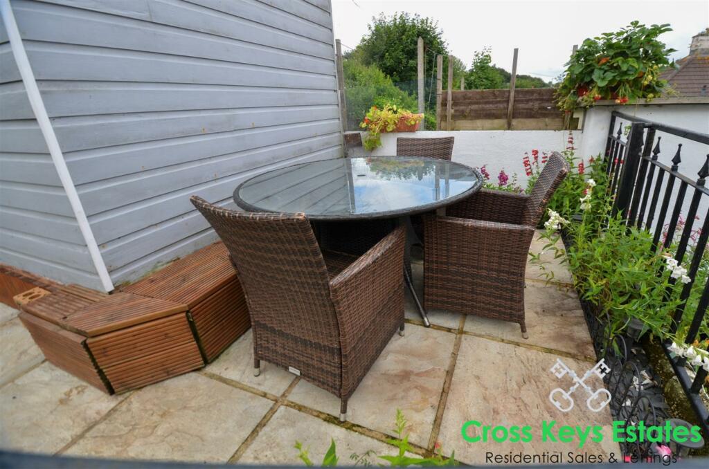 Gardens &amp; Driveway