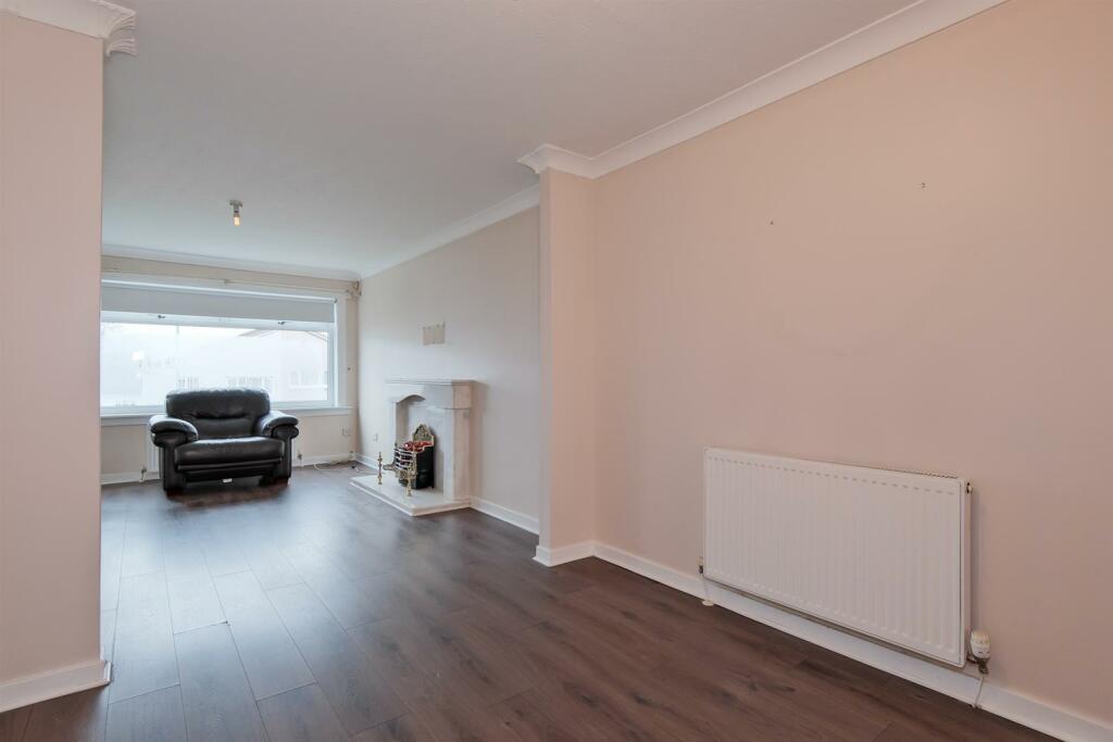021-22 Ross Gardens Motherwell, ML1 3BE.jpg