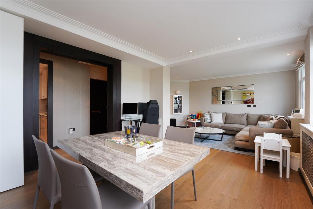 Flat 28, Ovington Court  (8).jpg