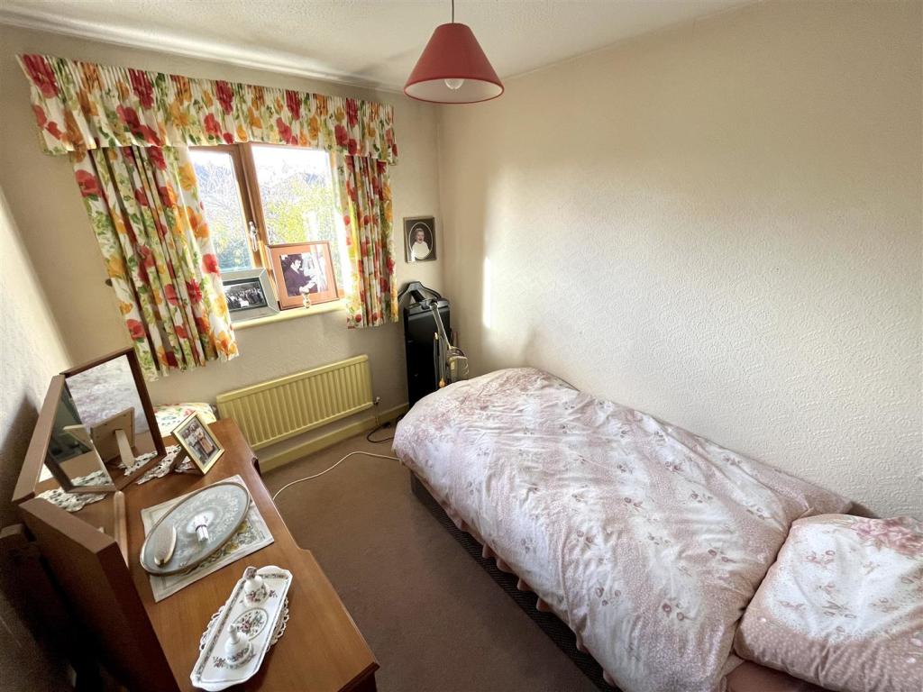 Bedroom 4.jpg