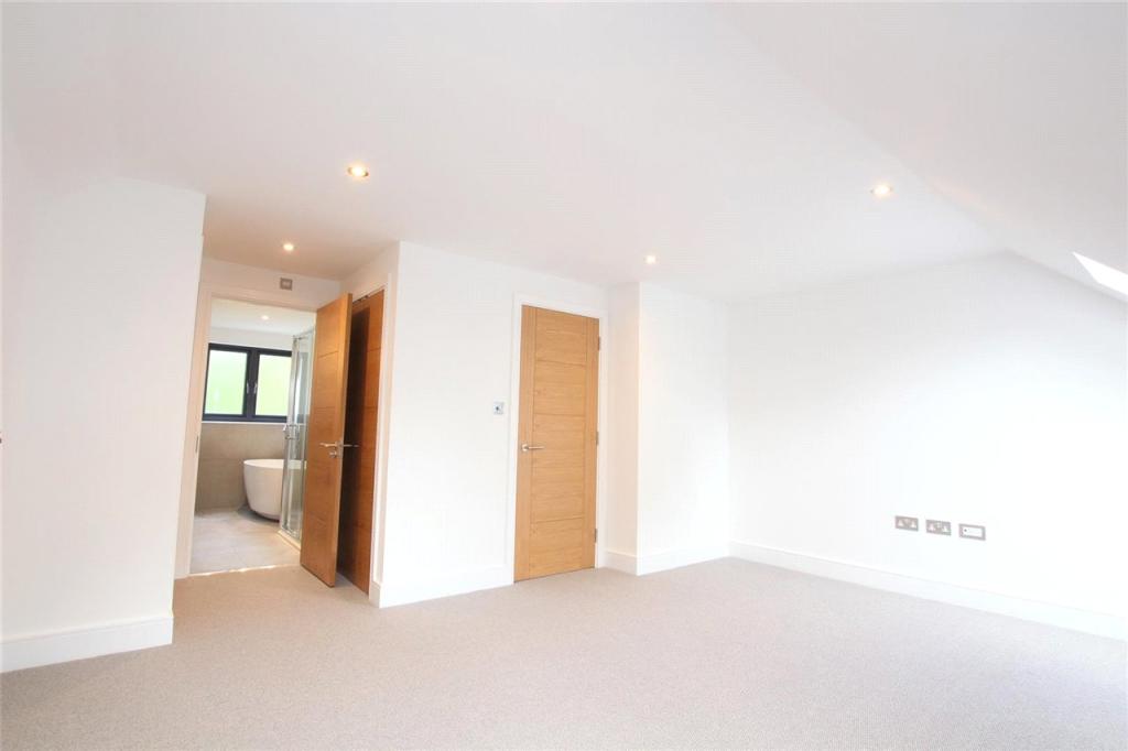 Bedroom With En Suit
