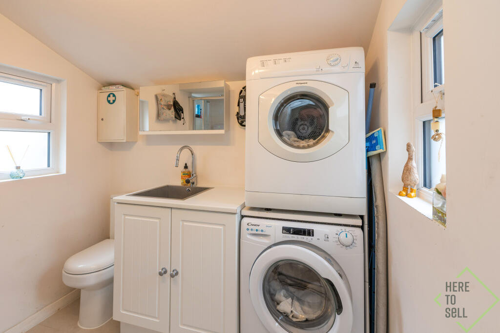 Berkshire Gardens, London, N13 6AA-1 (39)